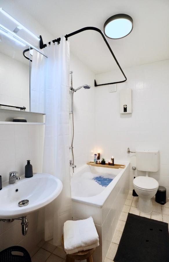 Sapphire Apartment: Free Parking + Netflix + Bathtub 에센 외부 사진