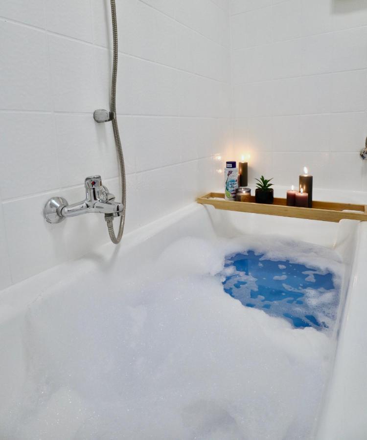 Sapphire Apartment: Free Parking + Netflix + Bathtub 에센 외부 사진