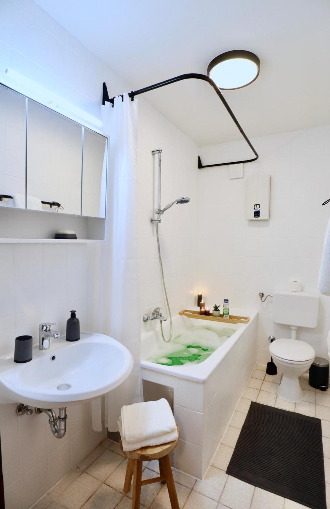 Sapphire Apartment: Free Parking + Netflix + Bathtub 에센 외부 사진
